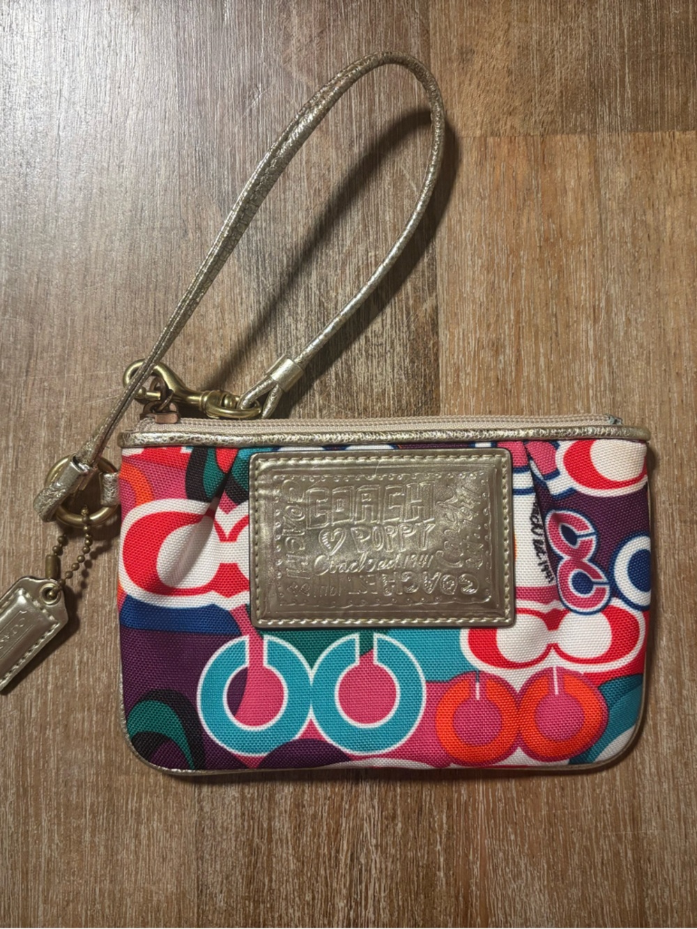 Rare Coach Multicolor Signature Circle Print Poppy Wristlet with Gold Accent